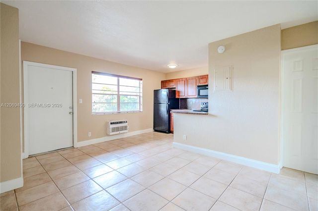 715 NE 6th Street 3, Fort Lauderdale, FL 33304