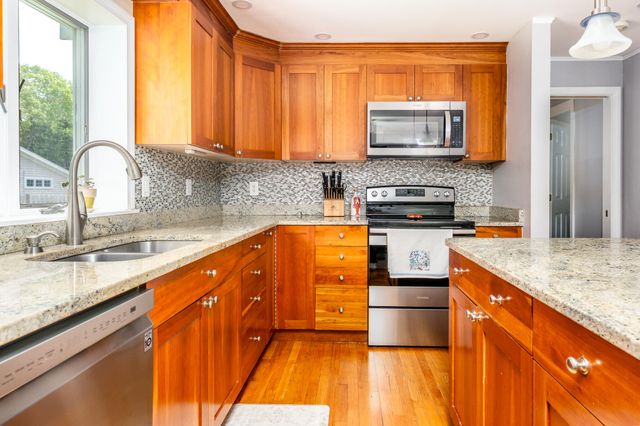 61 Angus Way, Centerville, MA 02632
