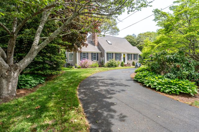 61 Angus Way, Centerville, MA 02632