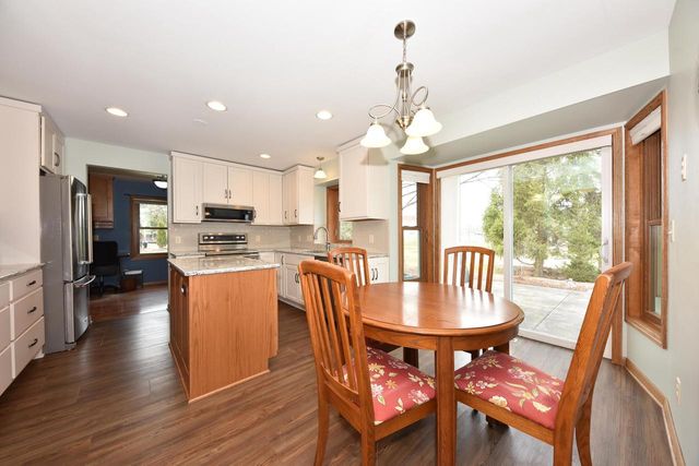 N105W16136 Brook Hollow DRIVE, Germantown, WI 53022