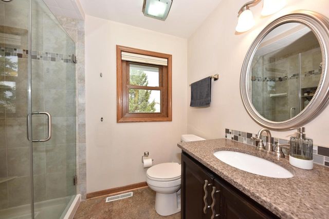 N105W16136 Brook Hollow DRIVE, Germantown, WI 53022