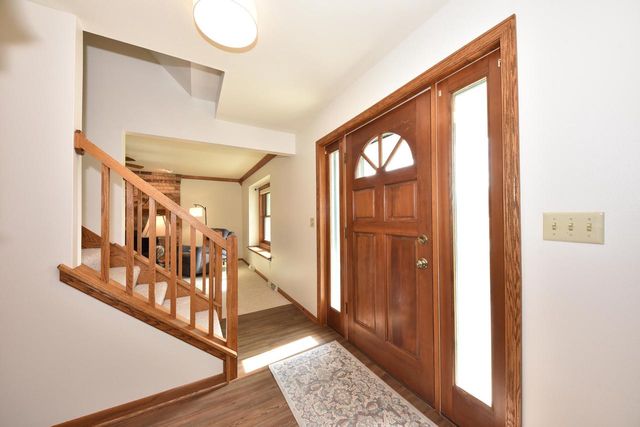 N105W16136 Brook Hollow DRIVE, Germantown, WI 53022