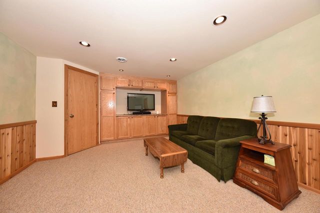 N105W16136 Brook Hollow DRIVE, Germantown, WI 53022