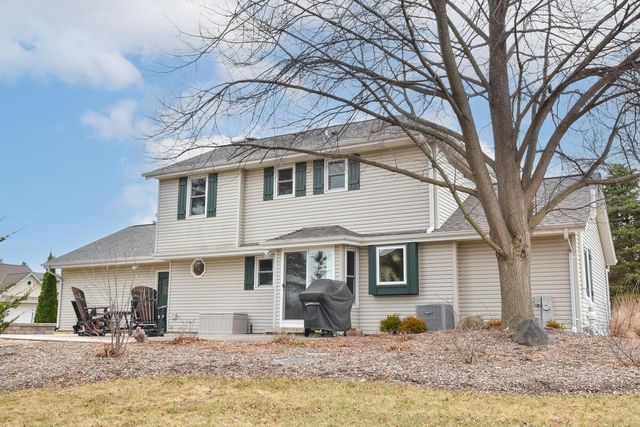 N105W16136 Brook Hollow DRIVE, Germantown, WI 53022