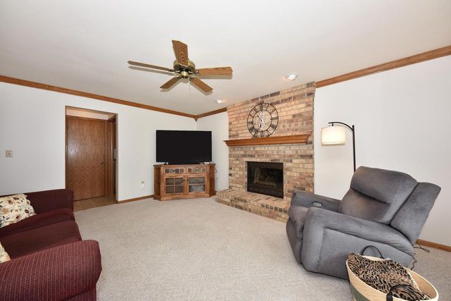 N105W16136 Brook Hollow DRIVE, Germantown, WI 53022