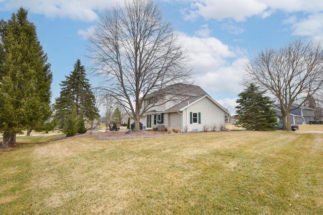 N105W16136 Brook Hollow DRIVE, Germantown, WI 53022