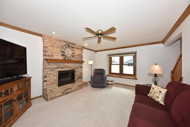 N105W16136 Brook Hollow DRIVE, Germantown, WI 53022