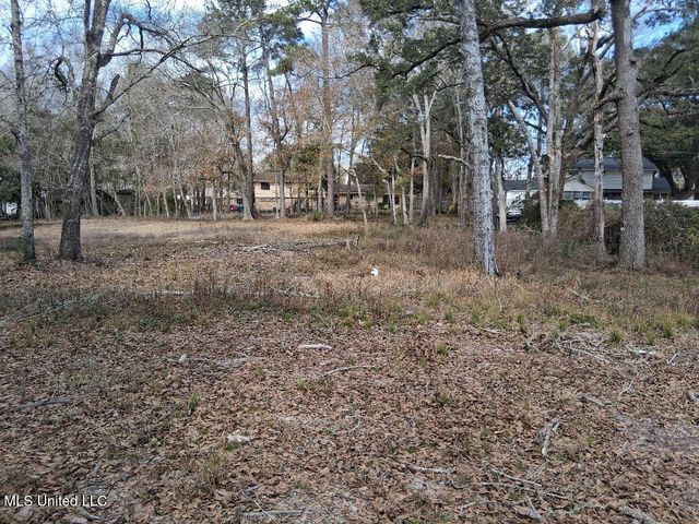 2498 Bayou Oaks Street, Gautier, MS 39553