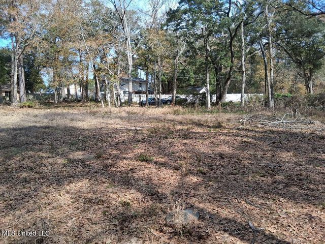 2498 Bayou Oaks Street, Gautier, MS 39553