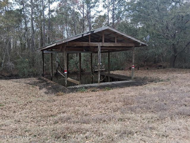 2498 Bayou Oaks Street, Gautier, MS 39553