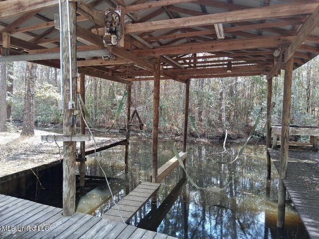 2498 Bayou Oaks Street, Gautier, MS 39553