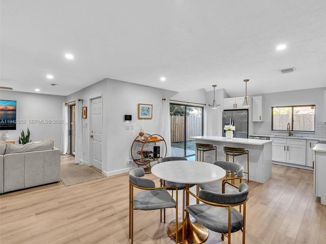 639 NW 132nd Ter, Plantation, FL 33325