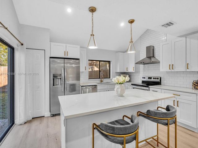 639 NW 132nd Ter, Plantation, FL 33325