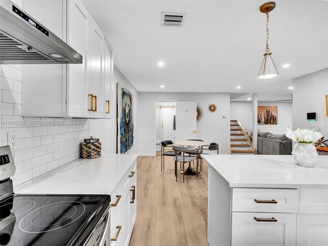 639 NW 132nd Ter, Plantation, FL 33325