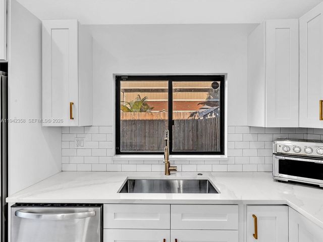 639 NW 132nd Ter, Plantation, FL 33325