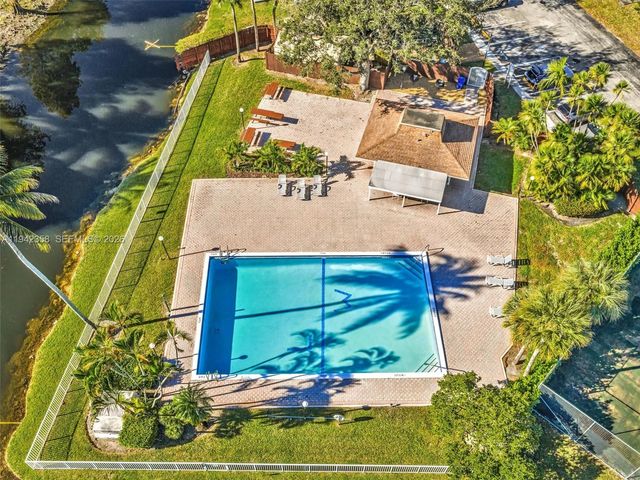 639 NW 132nd Ter, Plantation, FL 33325