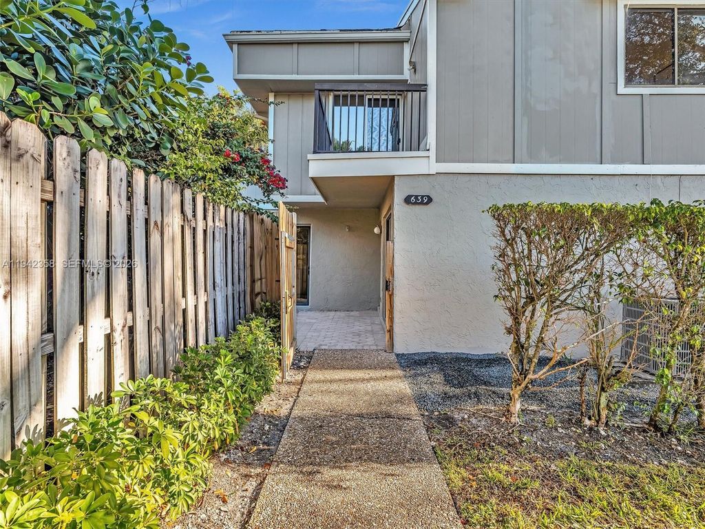 639 NW 132nd Ter, Plantation, FL 33325