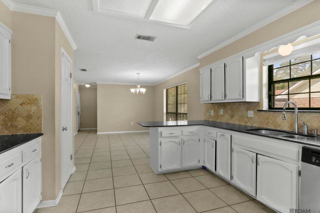 1416 Shadybrook Dr, Baton Rouge, LA 70816