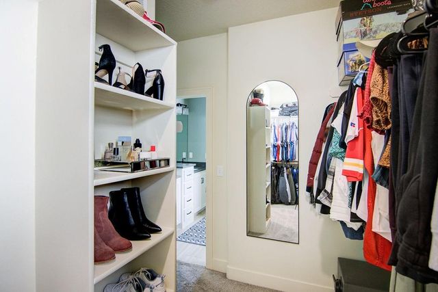 21207 W 190th Terrace, Spring Hill, KS 66083