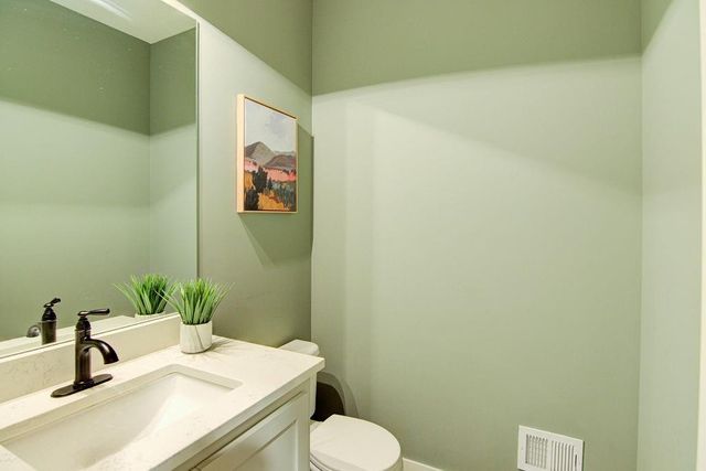 21207 W 190th Terrace, Spring Hill, KS 66083