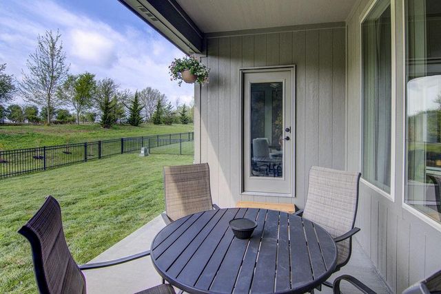 21207 W 190th Terrace, Spring Hill, KS 66083