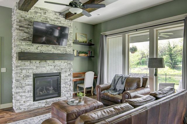 21207 W 190th Terrace, Spring Hill, KS 66083