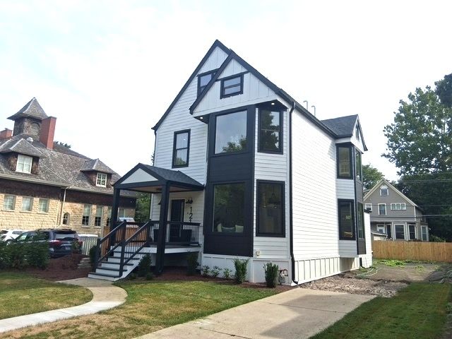 121 N Kensington Avenue, La Grange, IL 60525