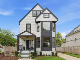 121 N Kensington Avenue, La Grange, IL 60525