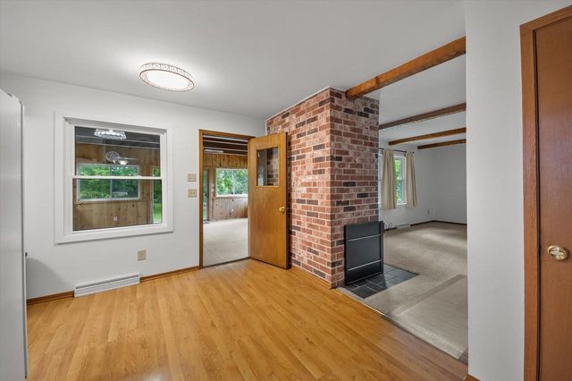 21120 Sierra DRIVE, Brookfield, WI 53045