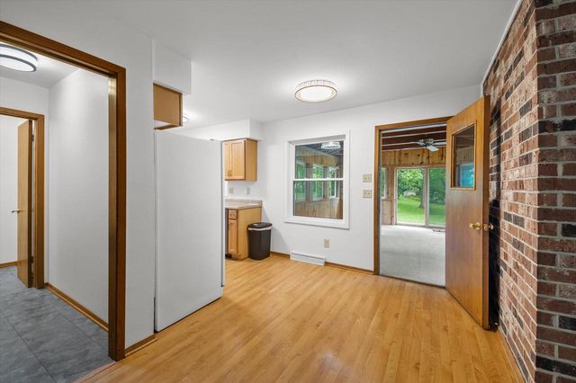 21120 Sierra DRIVE, Brookfield, WI 53045
