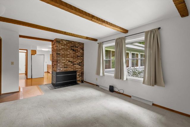 21120 Sierra DRIVE, Brookfield, WI 53045