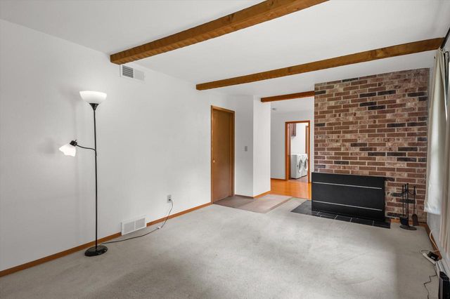 21120 Sierra DRIVE, Brookfield, WI 53045