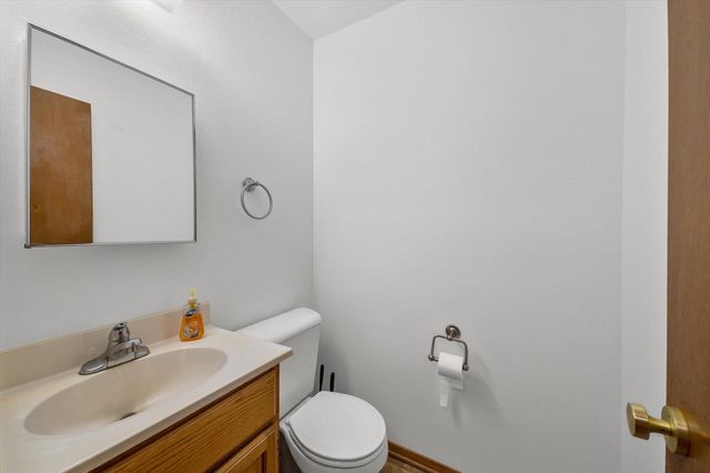21120 Sierra DRIVE, Brookfield, WI 53045