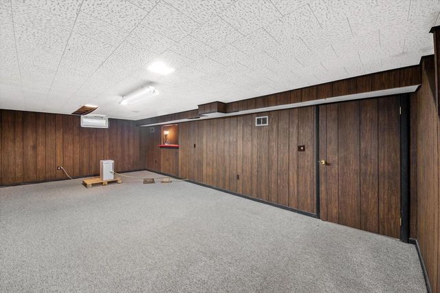 21120 Sierra DRIVE, Brookfield, WI 53045