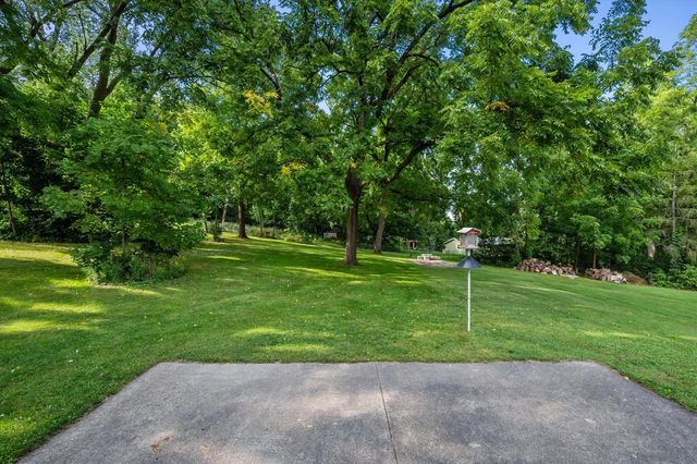 21120 Sierra DRIVE, Brookfield, WI 53045