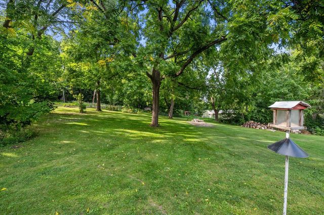 21120 Sierra DRIVE, Brookfield, WI 53045