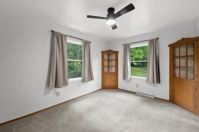 21120 Sierra DRIVE, Brookfield, WI 53045