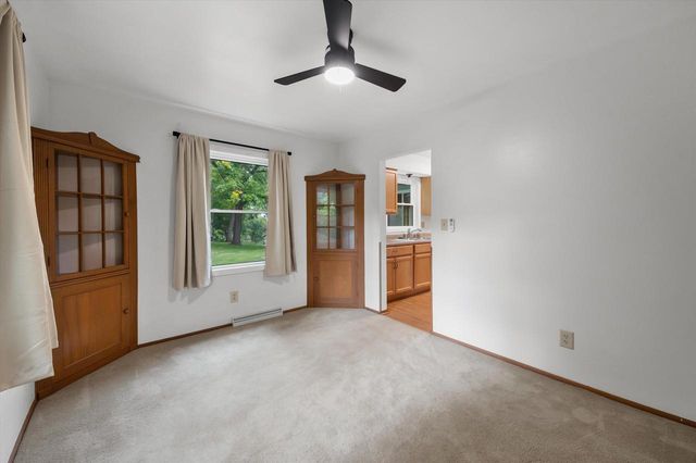 21120 Sierra DRIVE, Brookfield, WI 53045