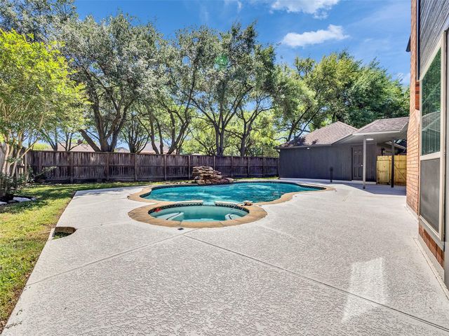 2109 Bay Hill Drive, League City, TX 77573