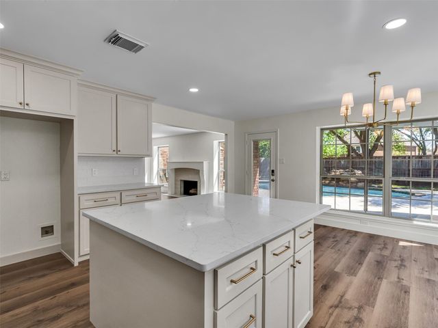 2109 Bay Hill Drive, League City, TX 77573