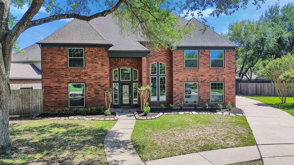 2109 Bay Hill Drive, League City, TX 77573