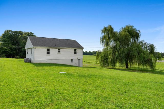 10786 New Cut Off Rd, Bon Aqua, TN 37025