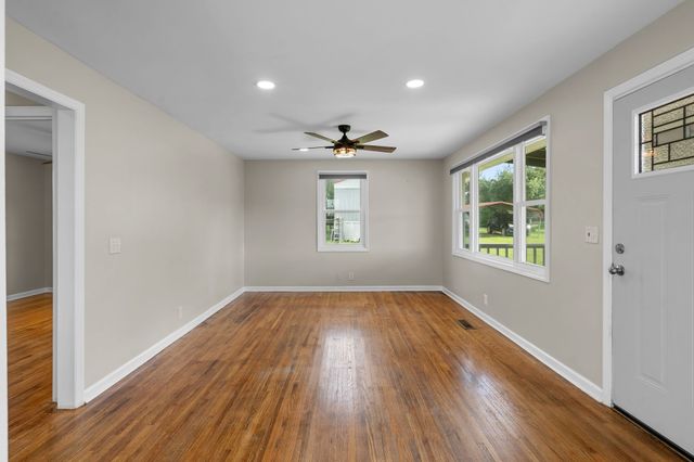 10786 New Cut Off Rd, Bon Aqua, TN 37025