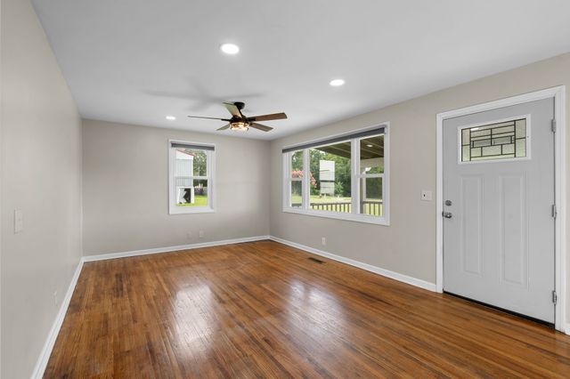 10786 New Cut Off Rd, Bon Aqua, TN 37025