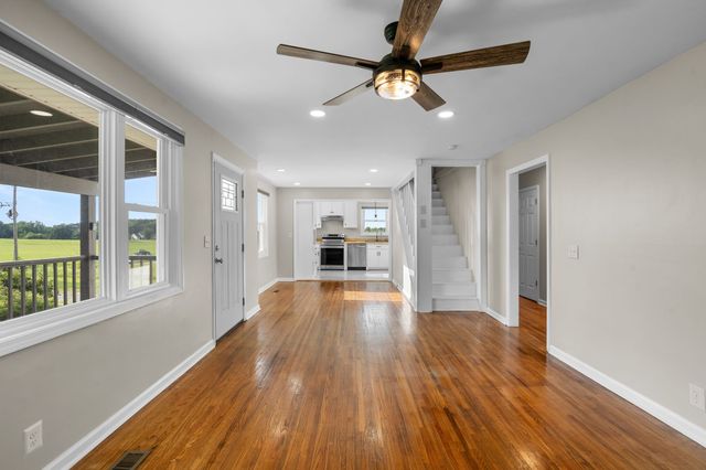 10786 New Cut Off Rd, Bon Aqua, TN 37025