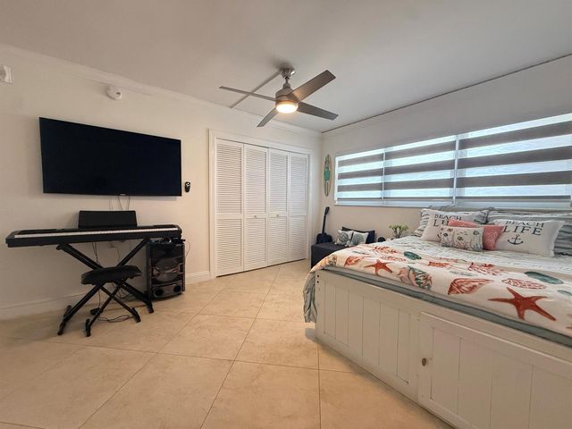 3180 NE 48th Court 406, Lighthouse Point, FL 33064
