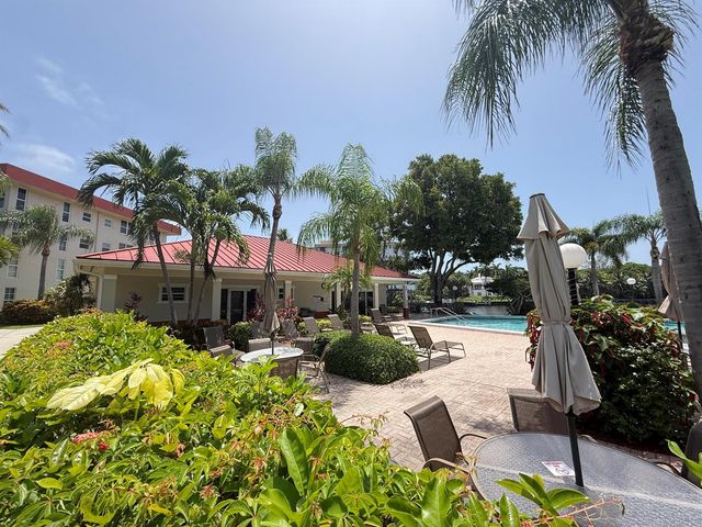 3180 NE 48th Court 406, Lighthouse Point, FL 33064