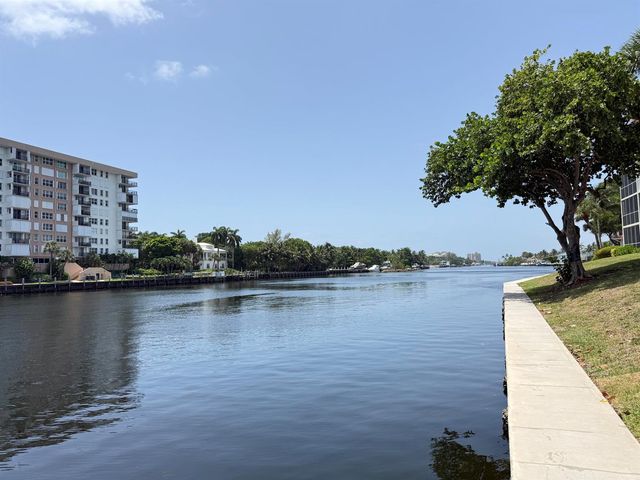 3180 NE 48th Court 406, Lighthouse Point, FL 33064