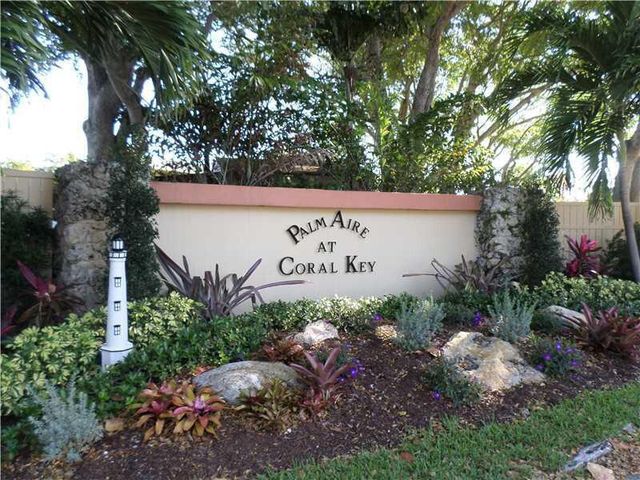3180 NE 48th Court 406, Lighthouse Point, FL 33064
