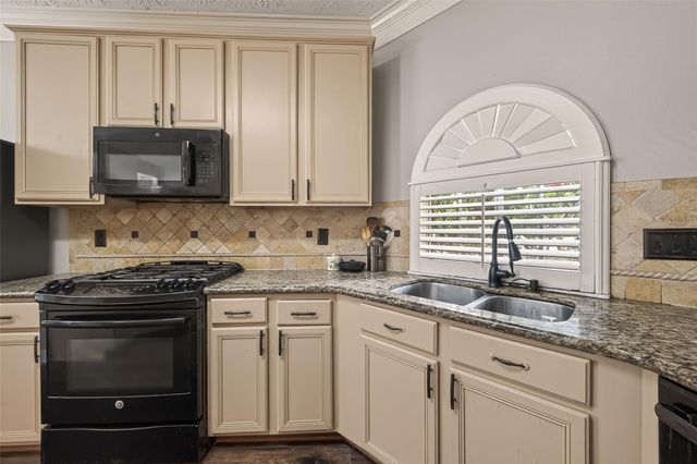 919 Tyler Run, Sugar Land, TX 77479